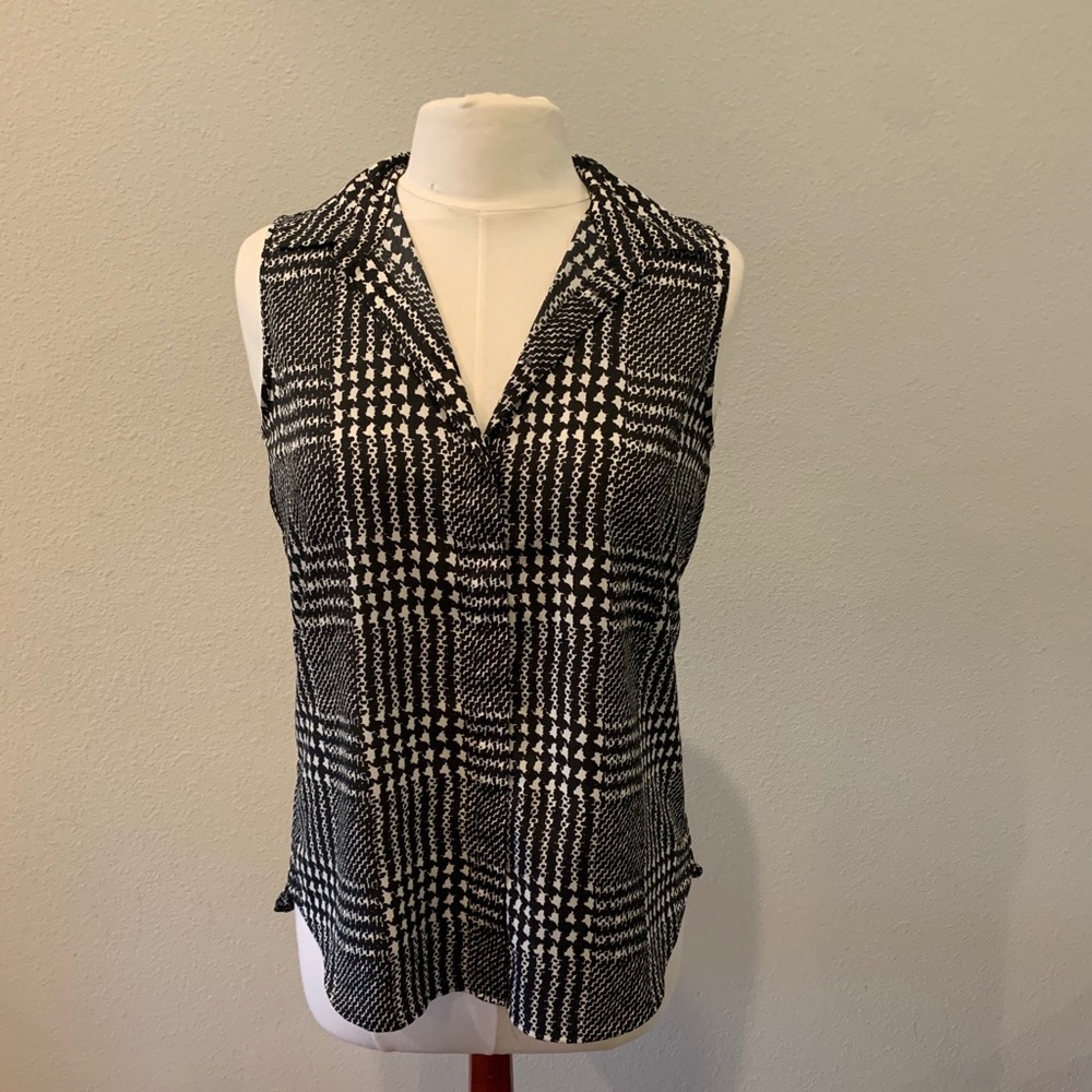Houndstooth button up blouse